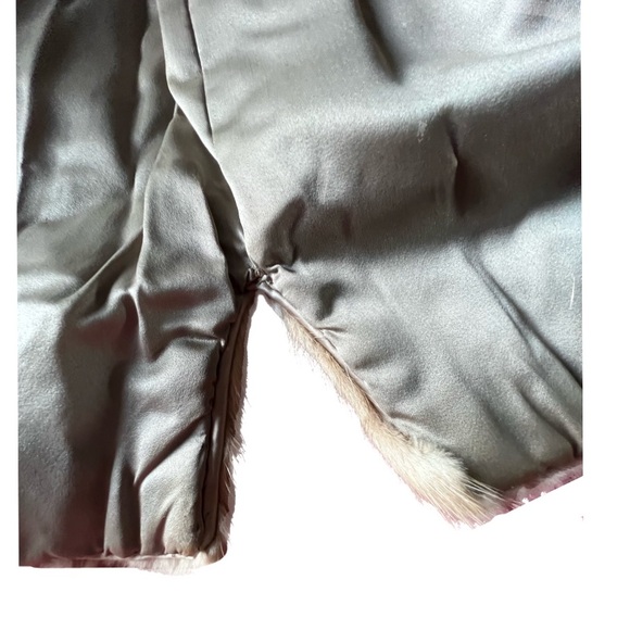 Vintage Late 50s to 60s Era Authentic Mink Cropped Jacket with 3/4 Sleeves. - Picture 9 of 16